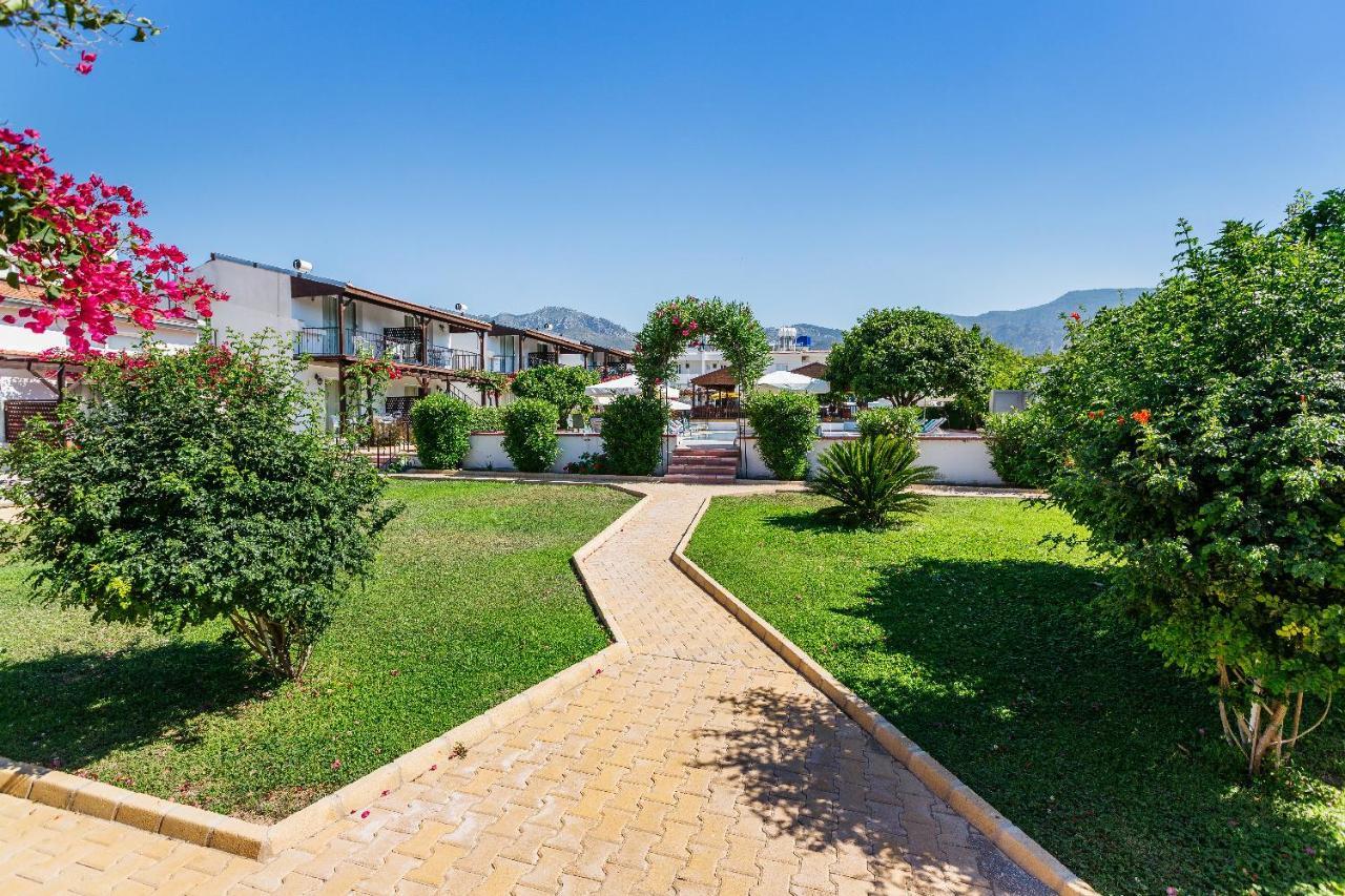 Отель Citrus Tree Gardens Karavas  Экстерьер фото